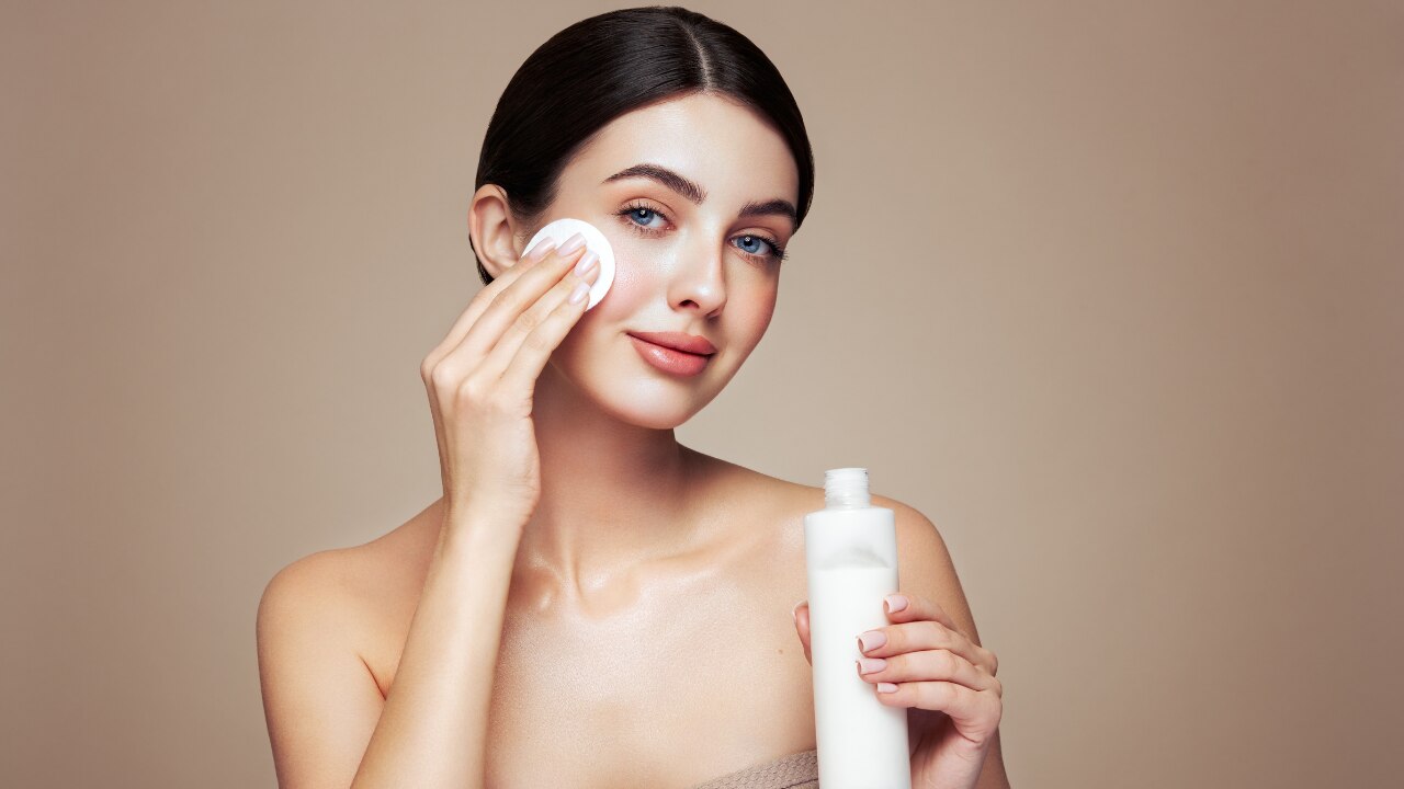 Cleansing milks: