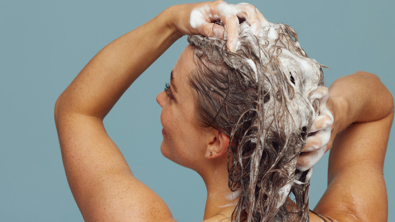 5. Aloe Vera and Honey Mask