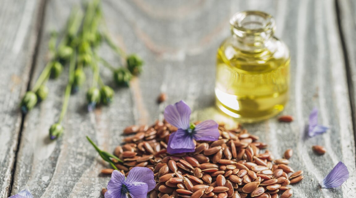 Flaxseed Oil Benefits, Nutrition, and Safe Usage Guide