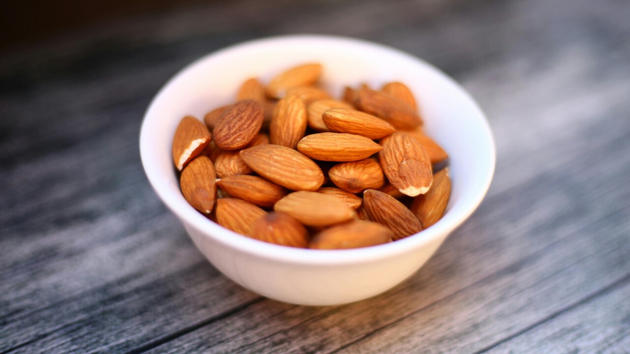Benefits of Eating Almonds Daily