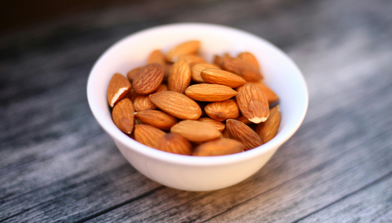 Benefits of Eating Almonds Daily