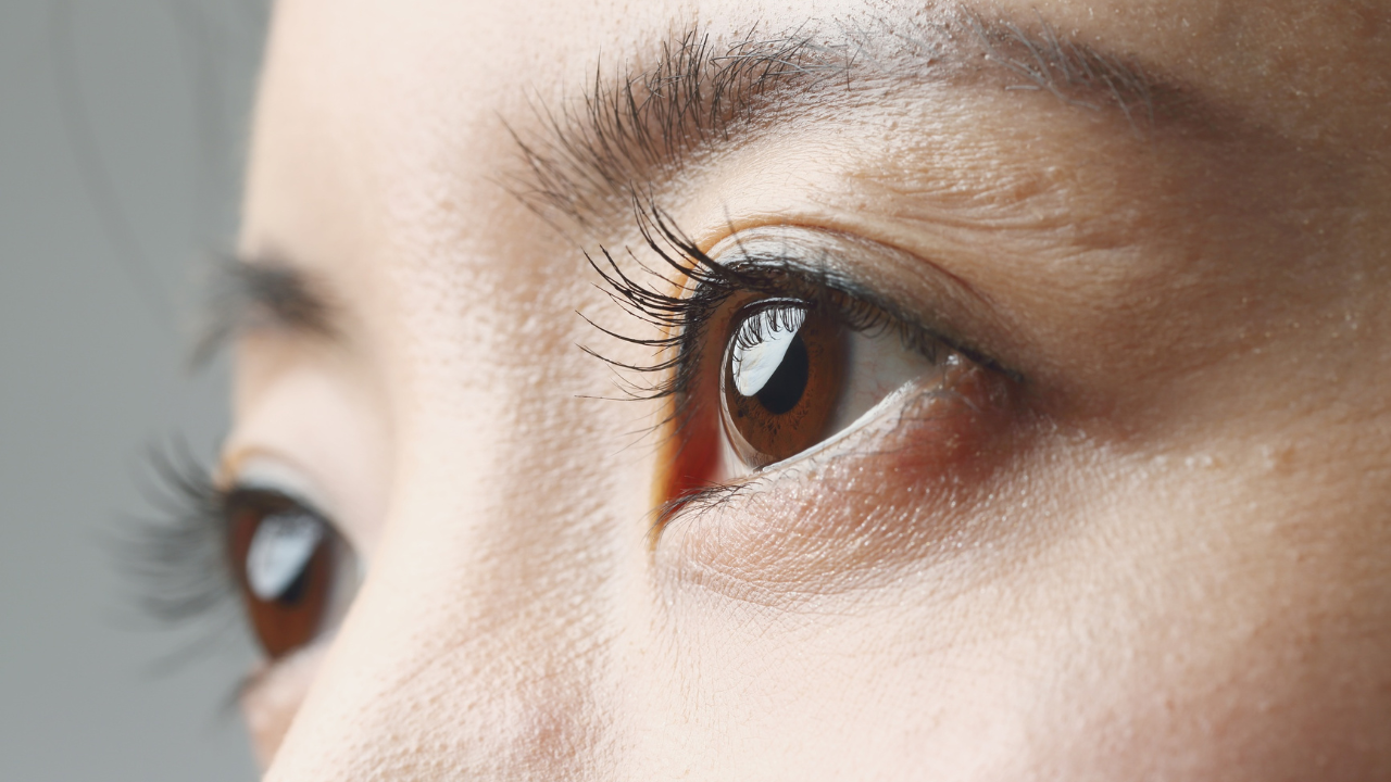 Why Eyelashes Become Thin and Weak