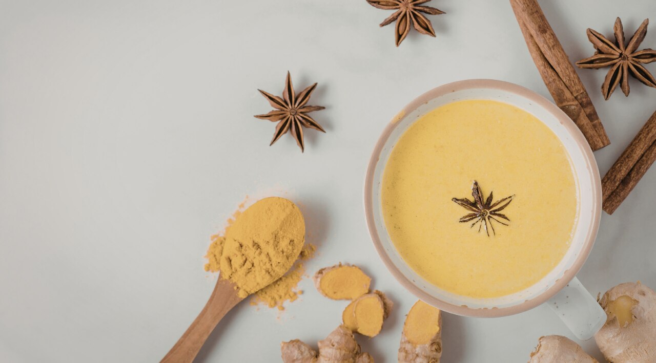 3. Turmeric and Milk Mask