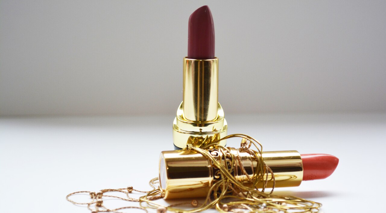 Benefits of Wearing Brown Lipstick