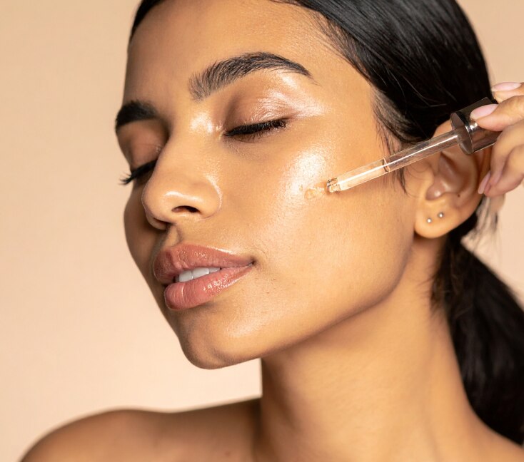 Image of Niacinamide and Vitamin C Serum: Benefits, How to Use Together & Layering Guide