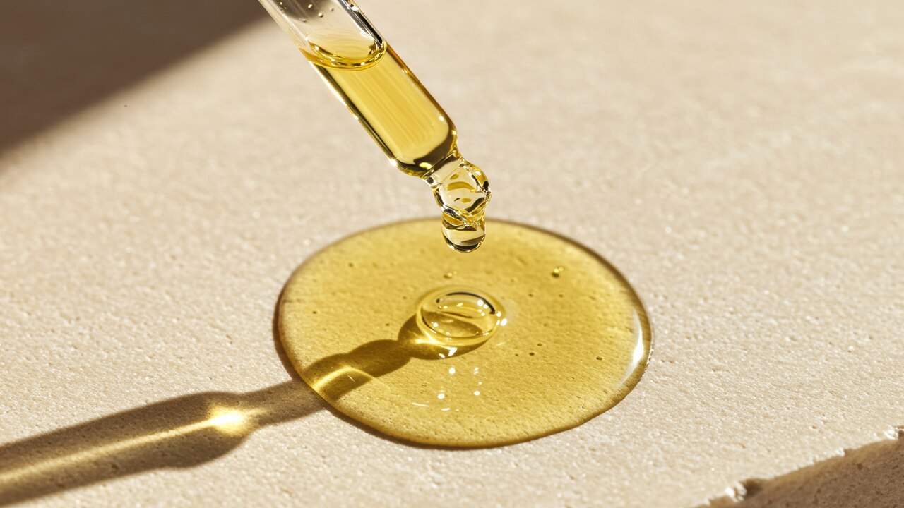 The Synergistic Benefits Of Niacinamide and Vitamin C: Why Two Is Better Than One