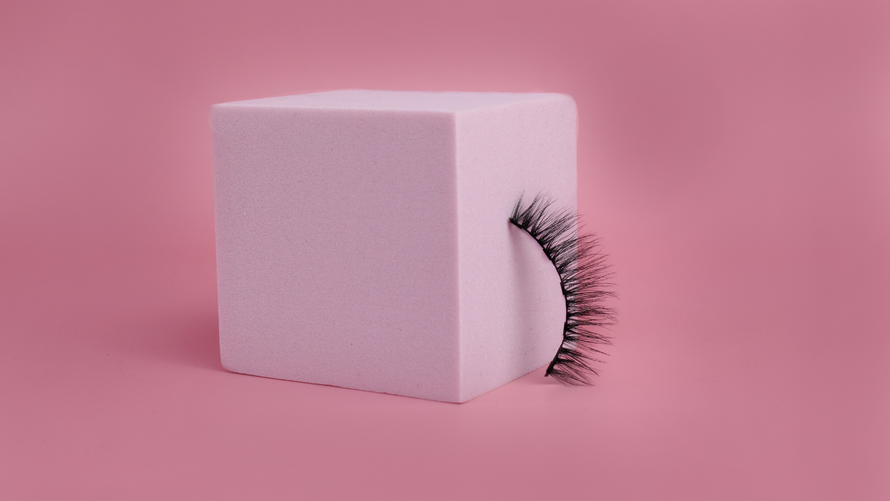 Common Mistakes That Damage Your Lashes