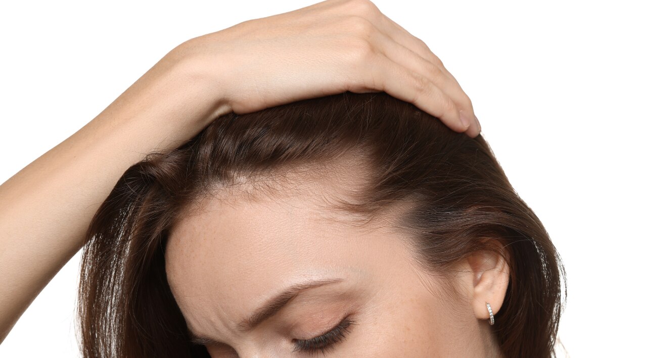2. Fights Dandruff & Scalp Issues