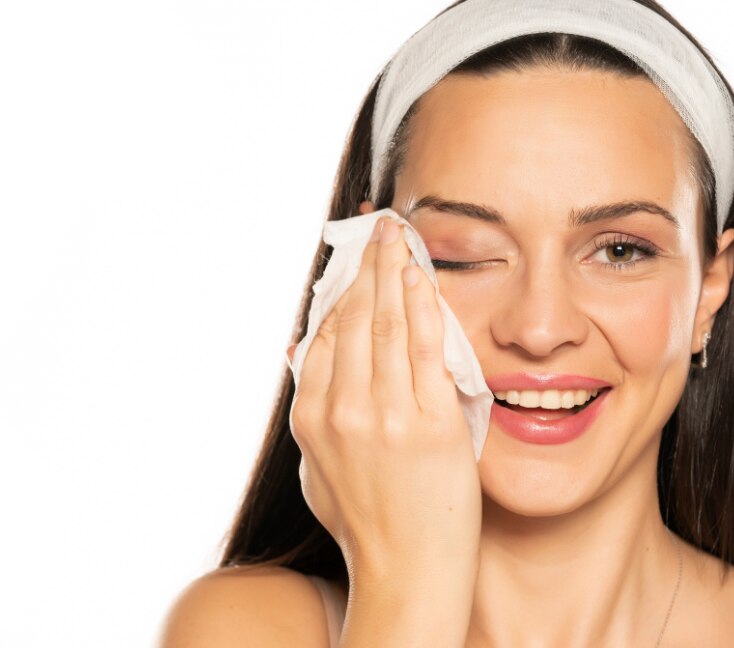Image of How to Remove Mascara Safely Without Damaging Your Lashes