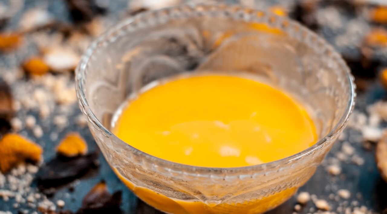 3. Besan + Lemon + Rose Water Face Pack