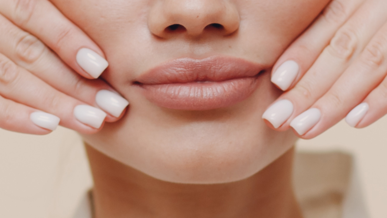 4. Natural Lip Plumper: