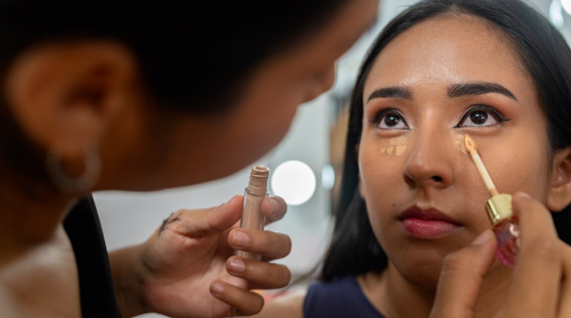 Step by Step Guide to Apply Concealer and Foundation