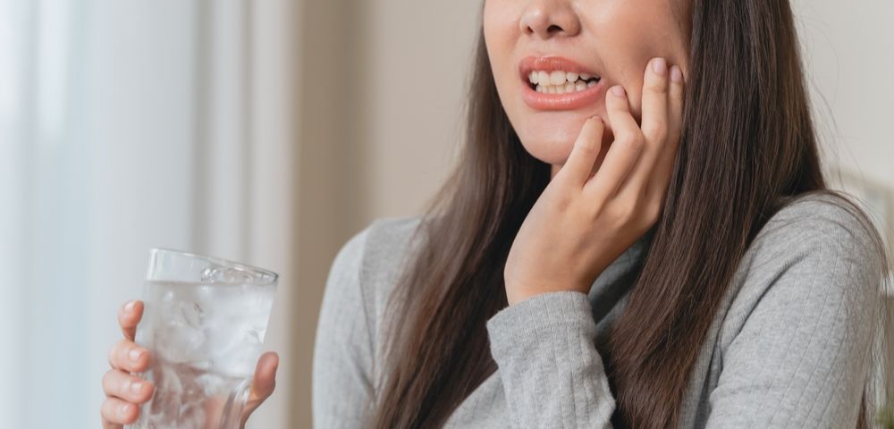 memutihkan gigi untuk gigi sensitif