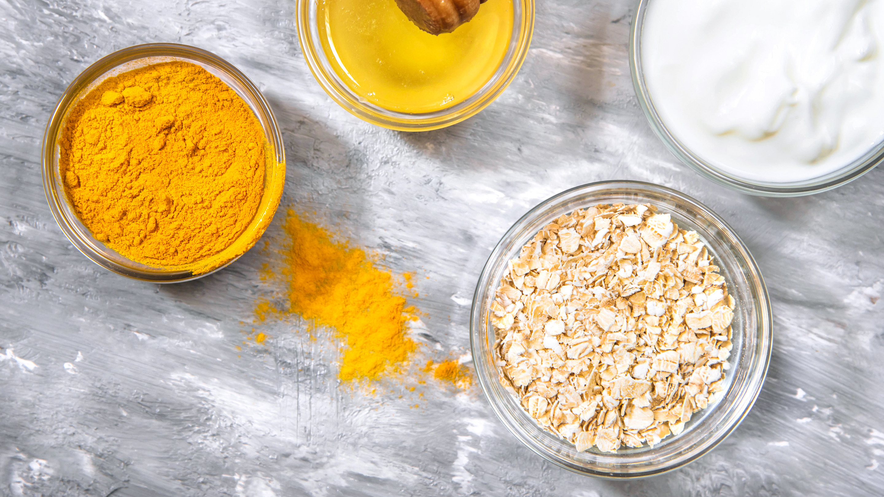 6. Turmeric and Oatmeal Exfoliating Mask