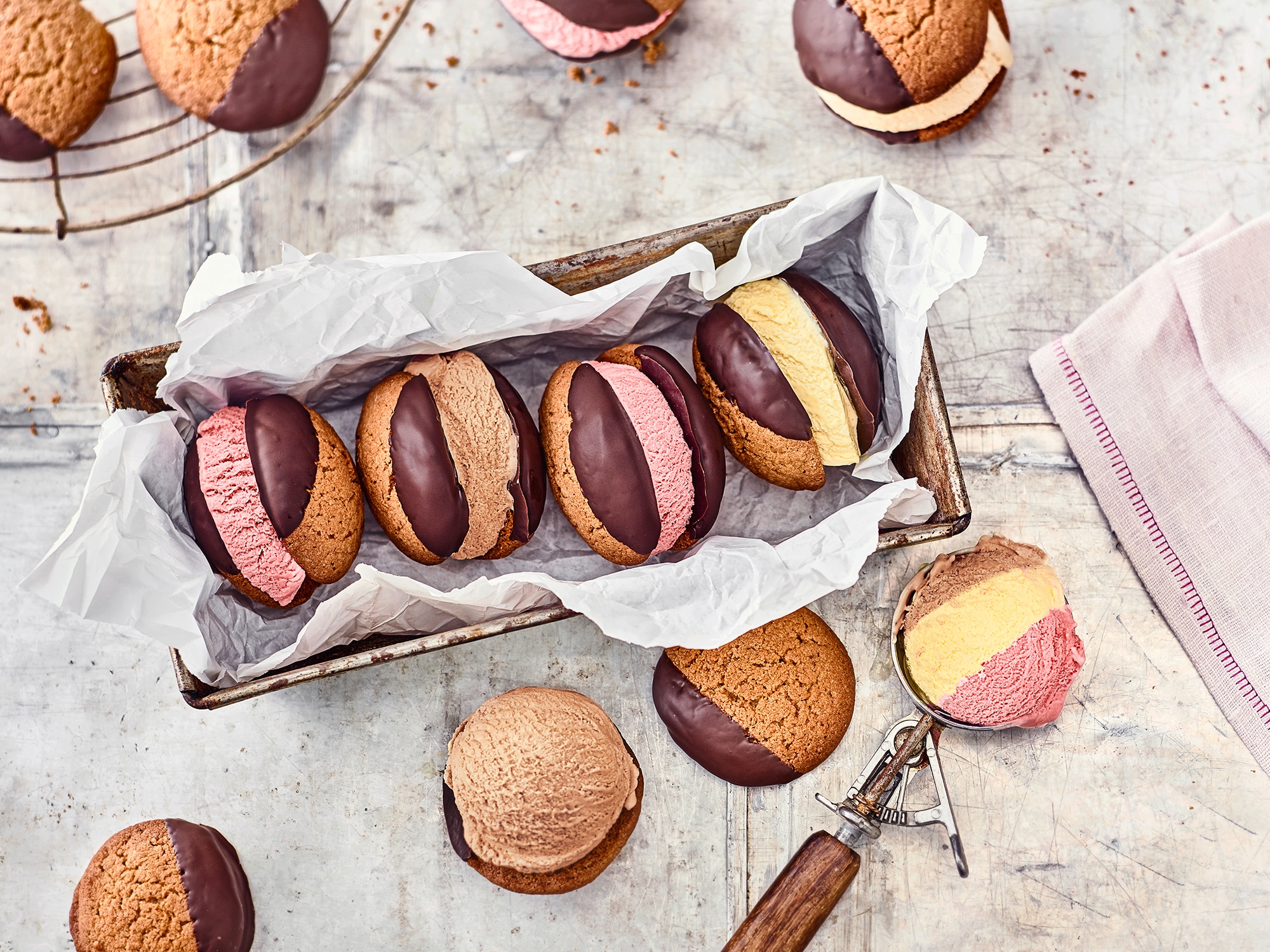 Keks-Eis-Sandwiches