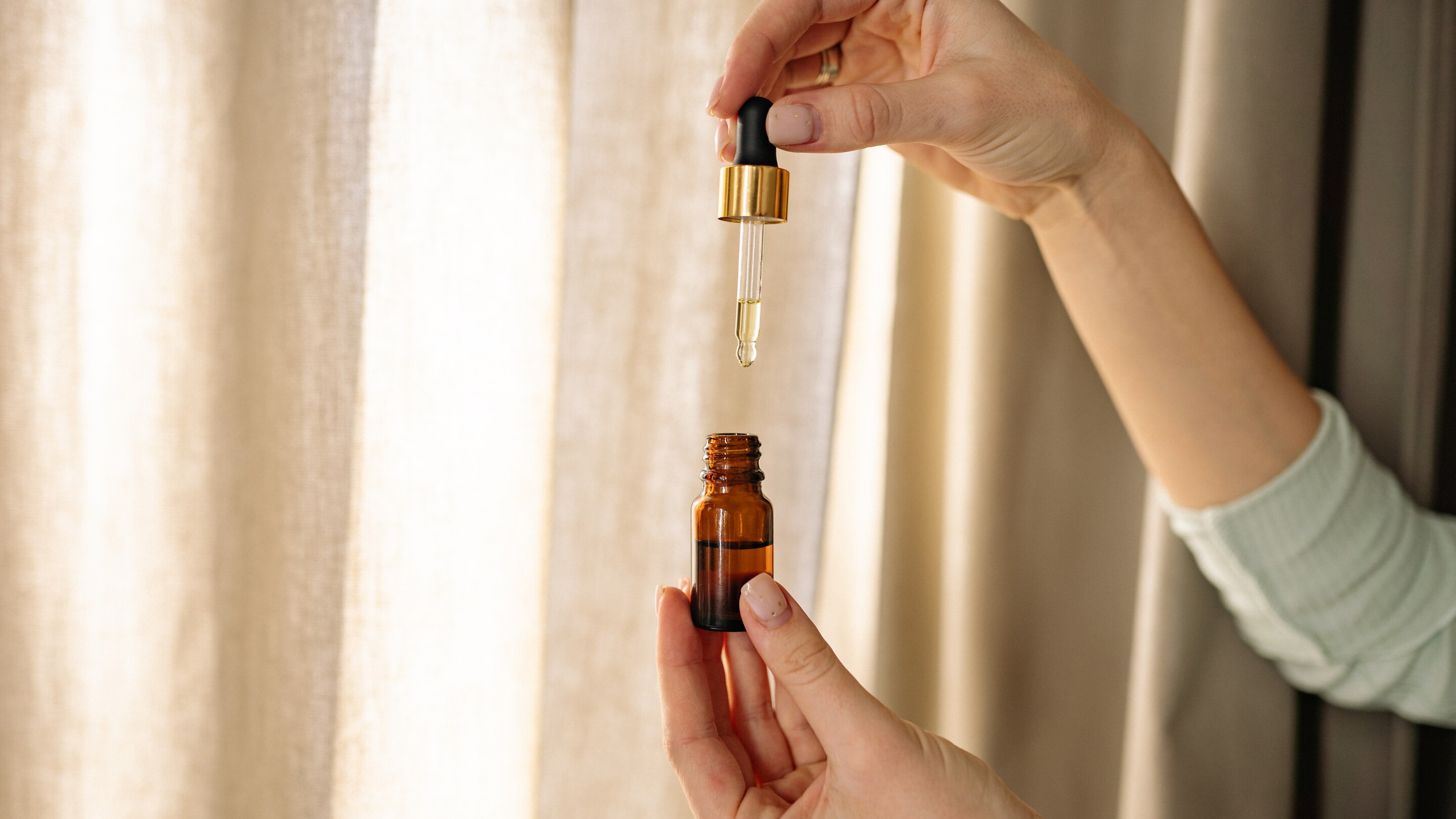 Coconut Oil and Vitamin E Rejuvenating Serum