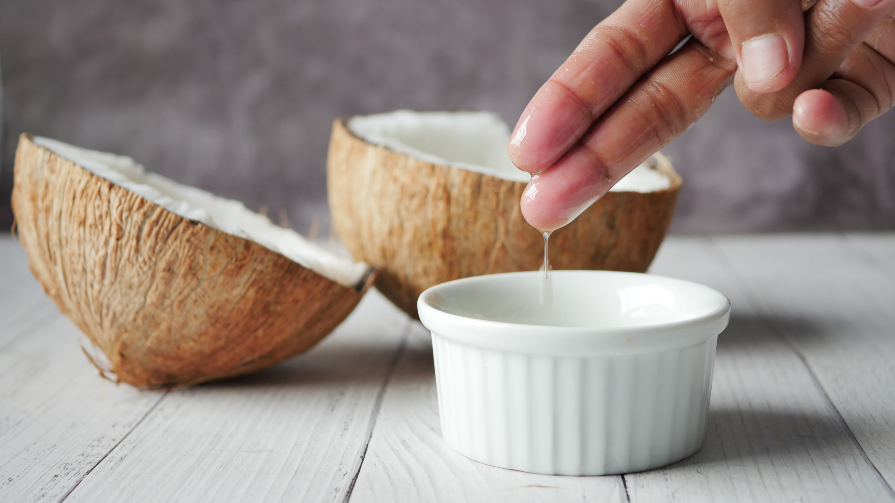 Tips to Maximise Coconut Oil Benefits for Brows