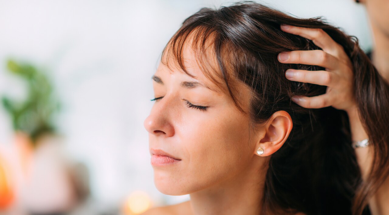 Strengthens Hair Roots