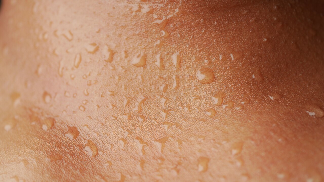 Deeply hydrates the skin