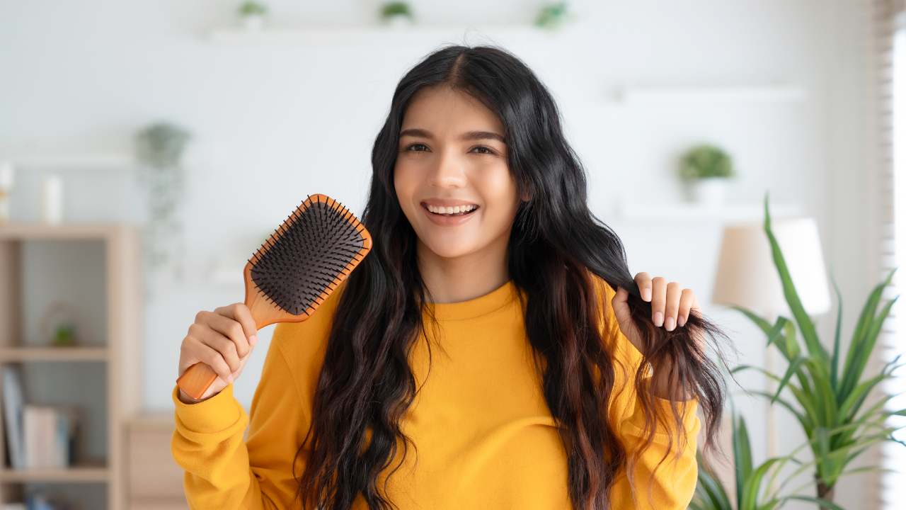 8. Detangles Hair: