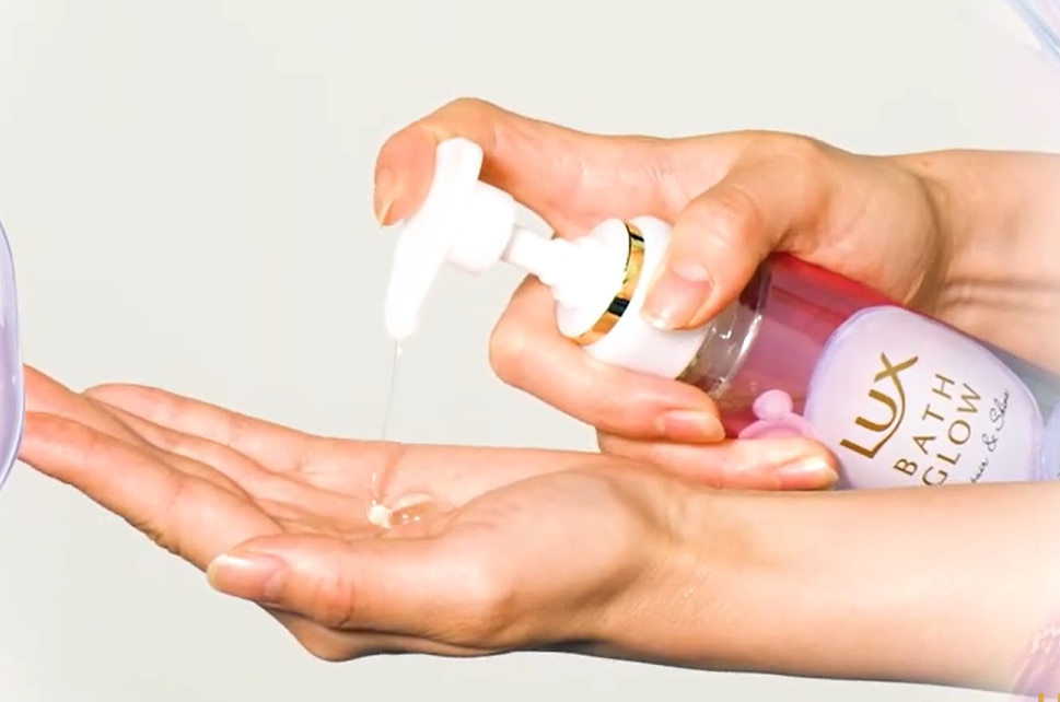 ゼリーのような高い保水力で髪1本1本の芯までうるおいチャージ＆キープ