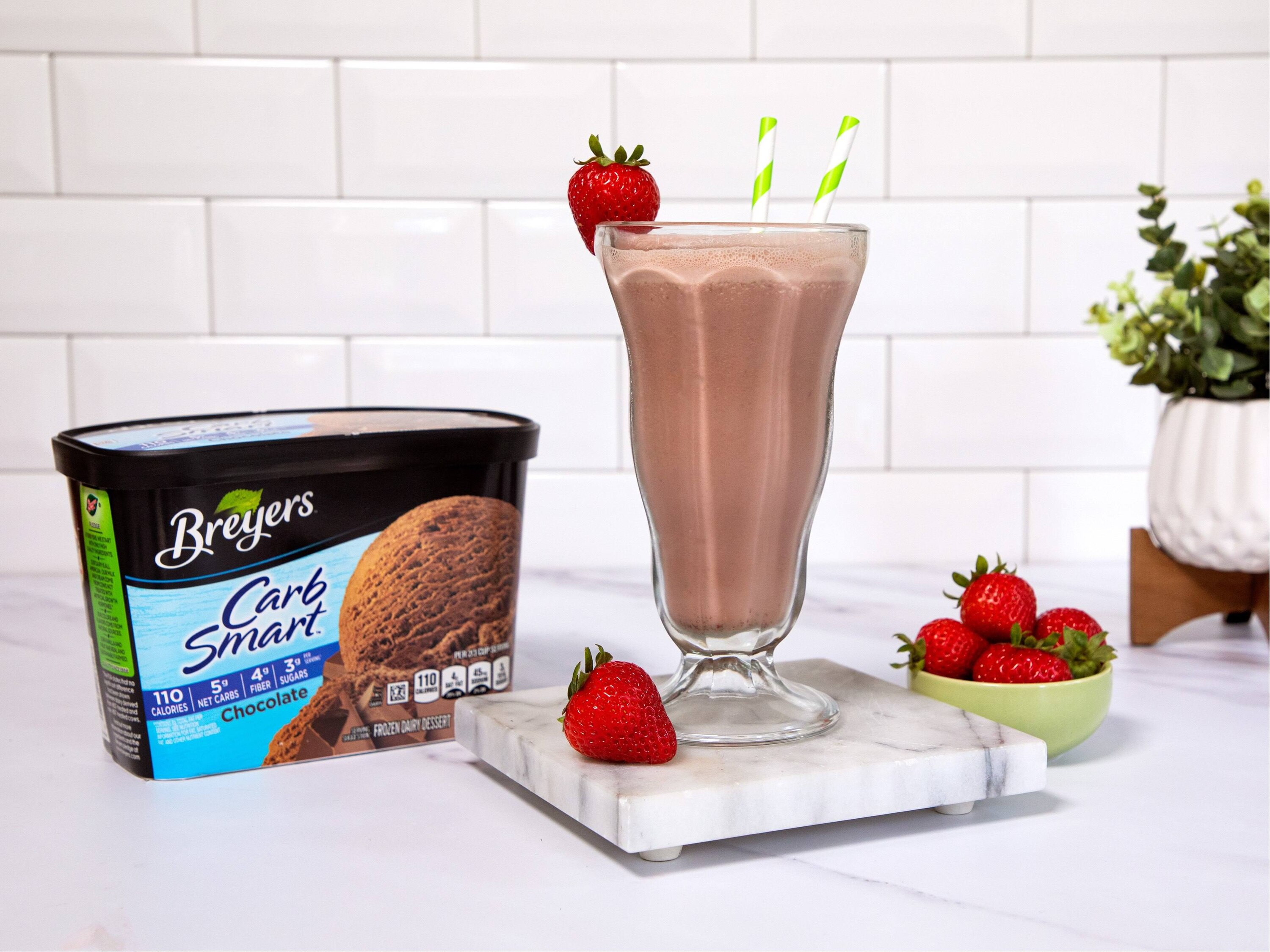 CarbSmart™ Chocolate & Strawberry Shake