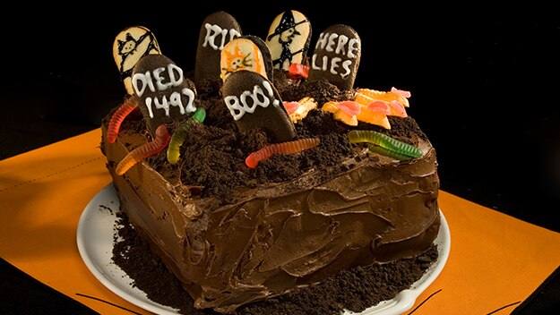 Pastel de cementerio escalofriante