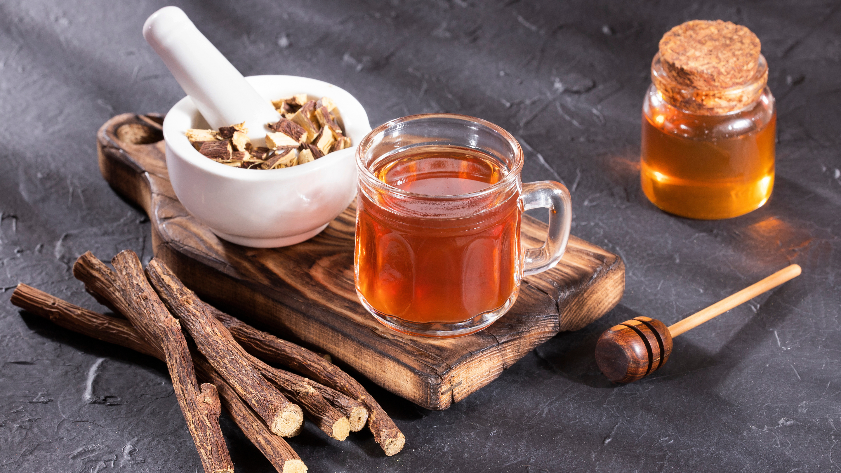 2. Mulethi and Honey Face Pack