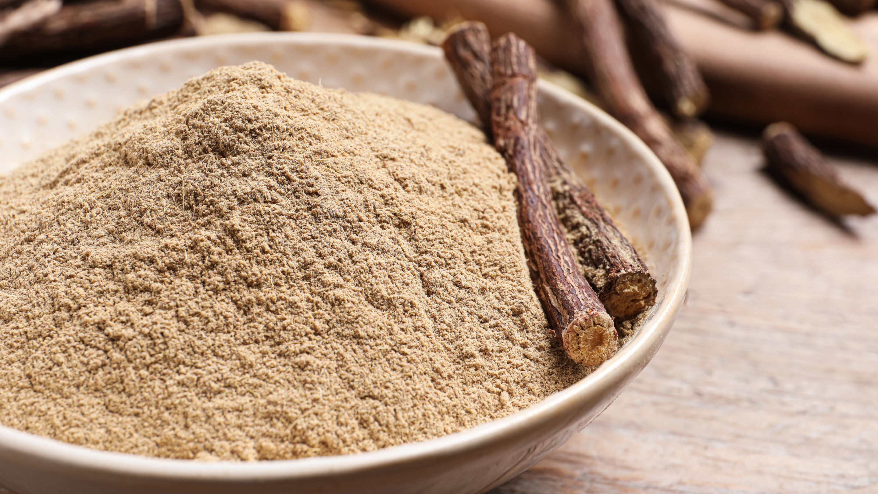 Mulethi Powder for Face Benefits and DIY Face Packs