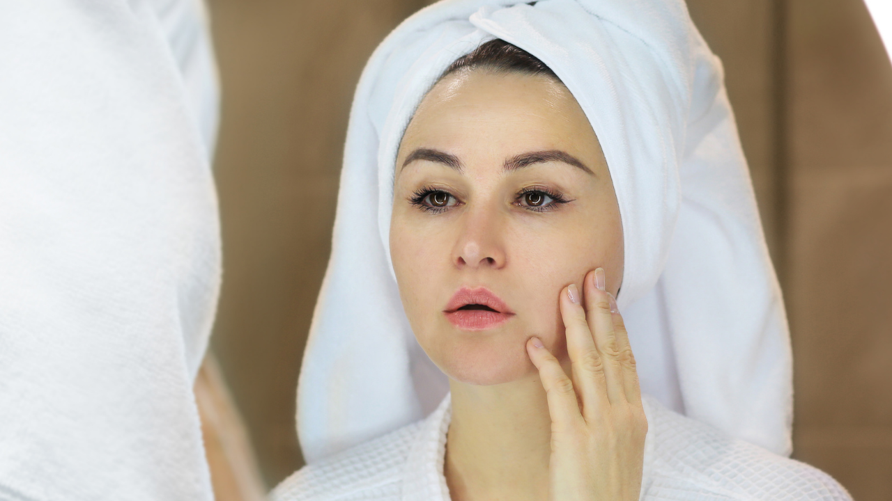 2. Brightens Skin Tone