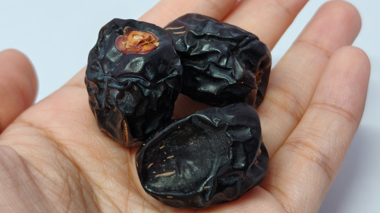 Ajwa Dates
