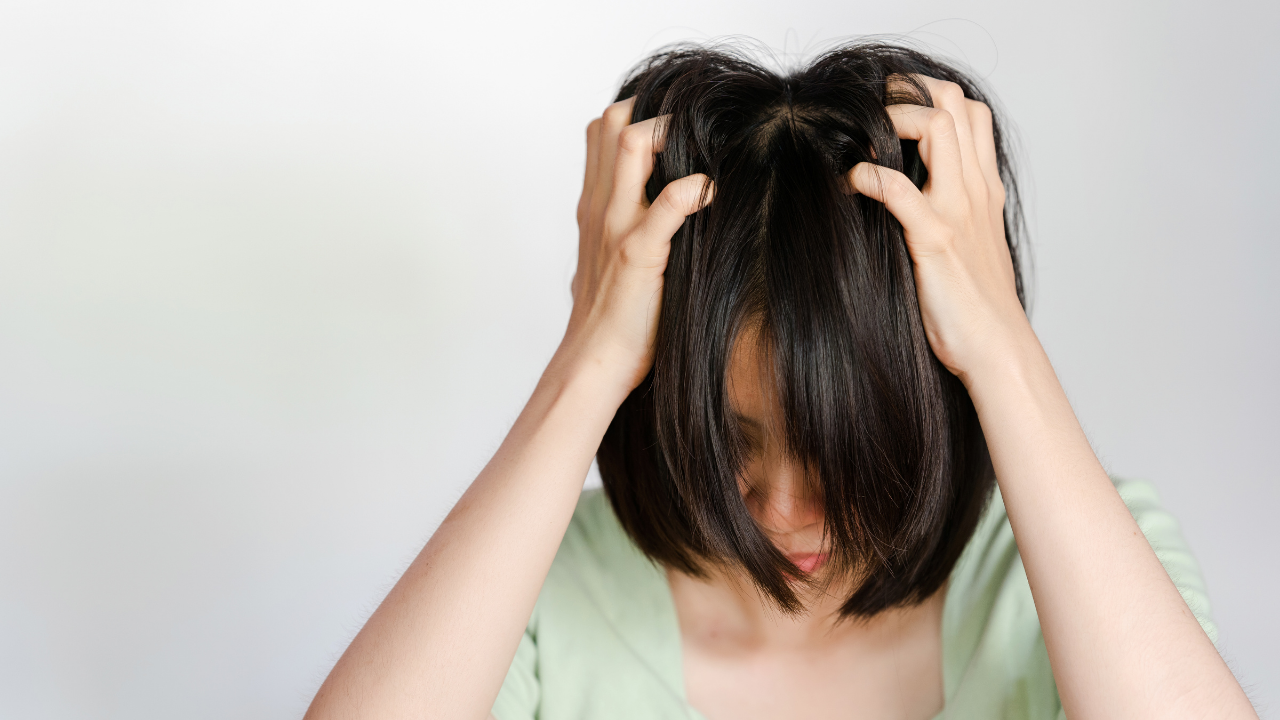 For Dandruff and Itchy Scalp:
