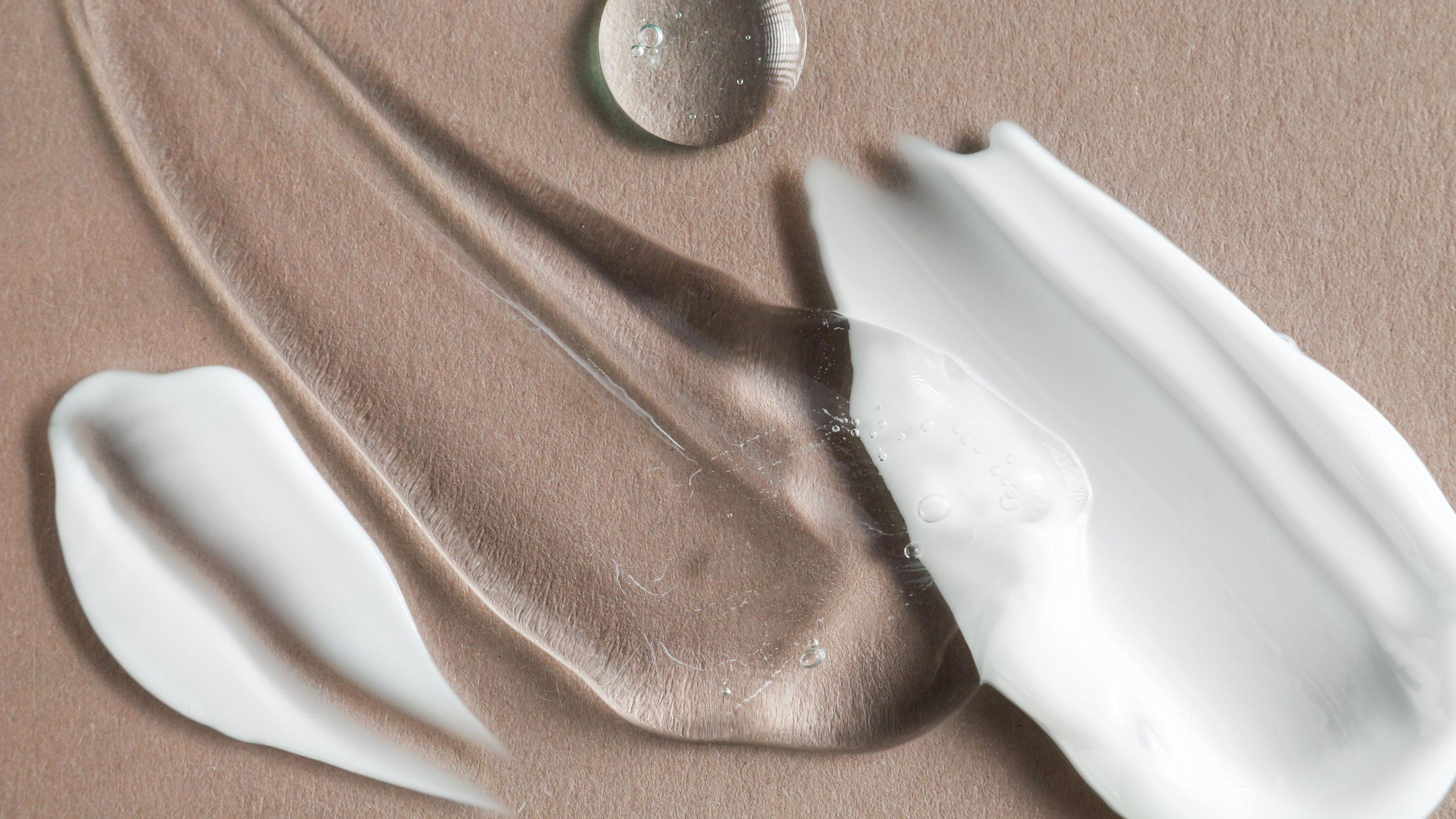 Lightweight vs Cream-Based Moisturizers in Summer