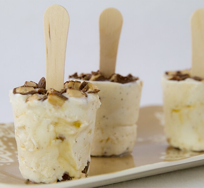 Easy No-Bake Caramel Toffee Vanilla Ice Cream Pops