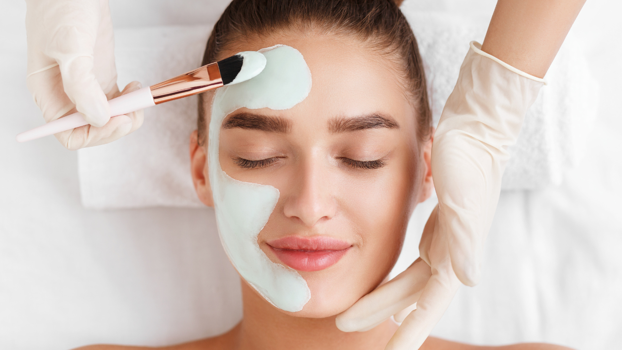 How to Apply Face Mask for Oily Skin