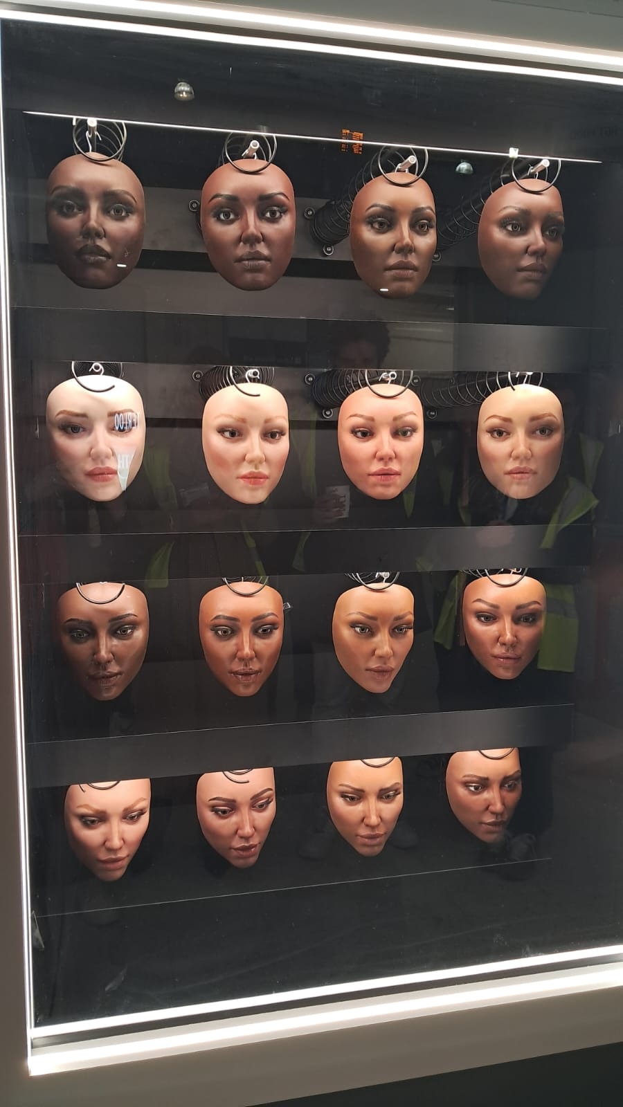 Beauty Machine In the Waterloo station 