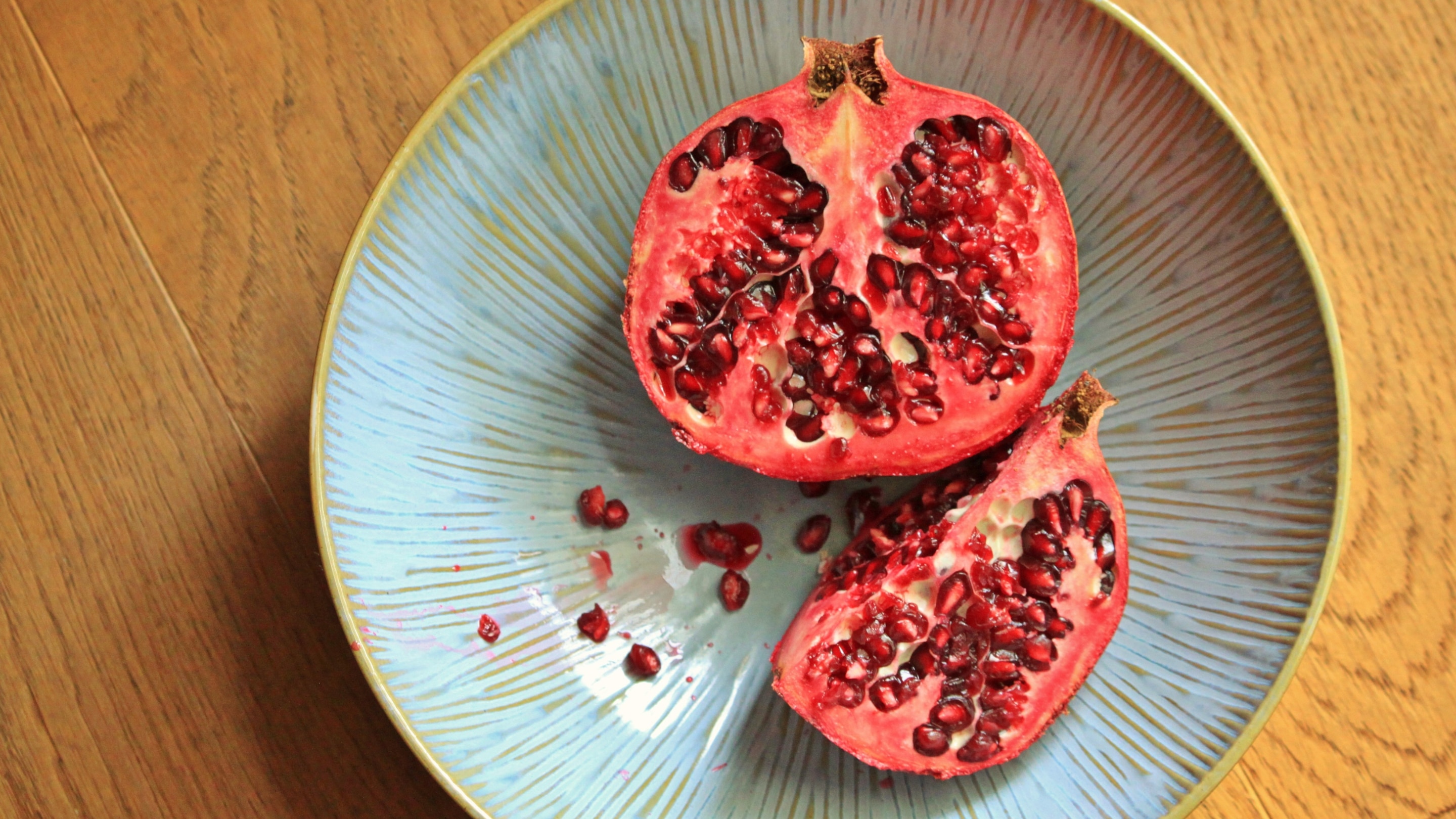 Image of Pomegranate Benefits for Skin: How It Helps You Get Clear, Glowing Skin