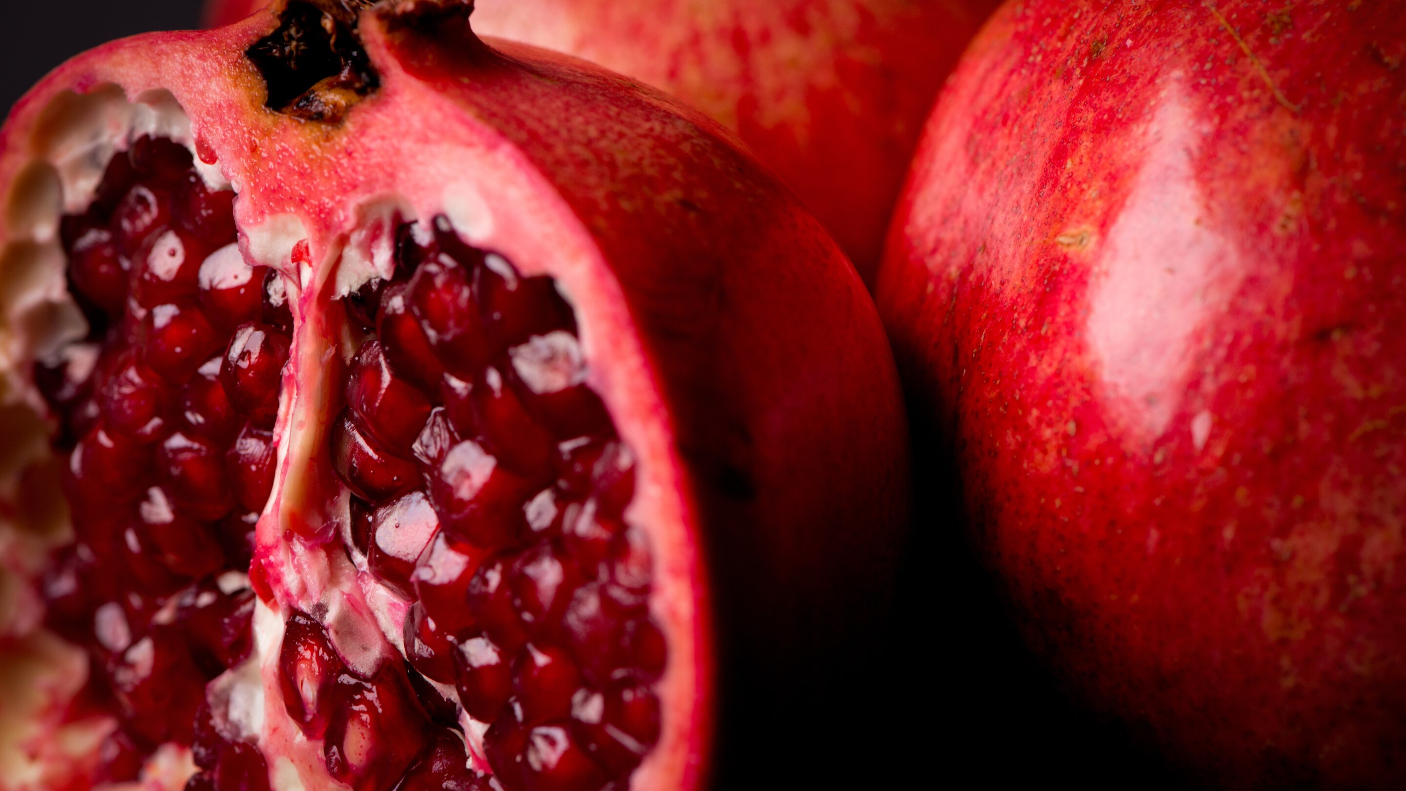 Tips to Maximise Pomegranate Benefits for Skin