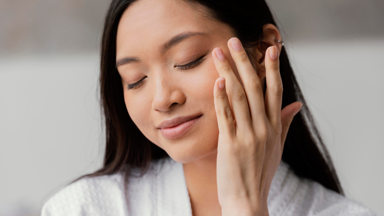 Step 4: Apply evenly to affected areas or entire face