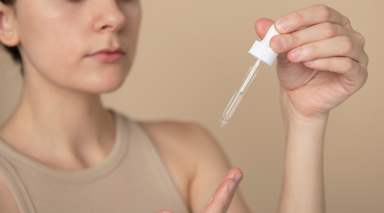 Step 3: Dispense a pea-sized amount of azelaic acid