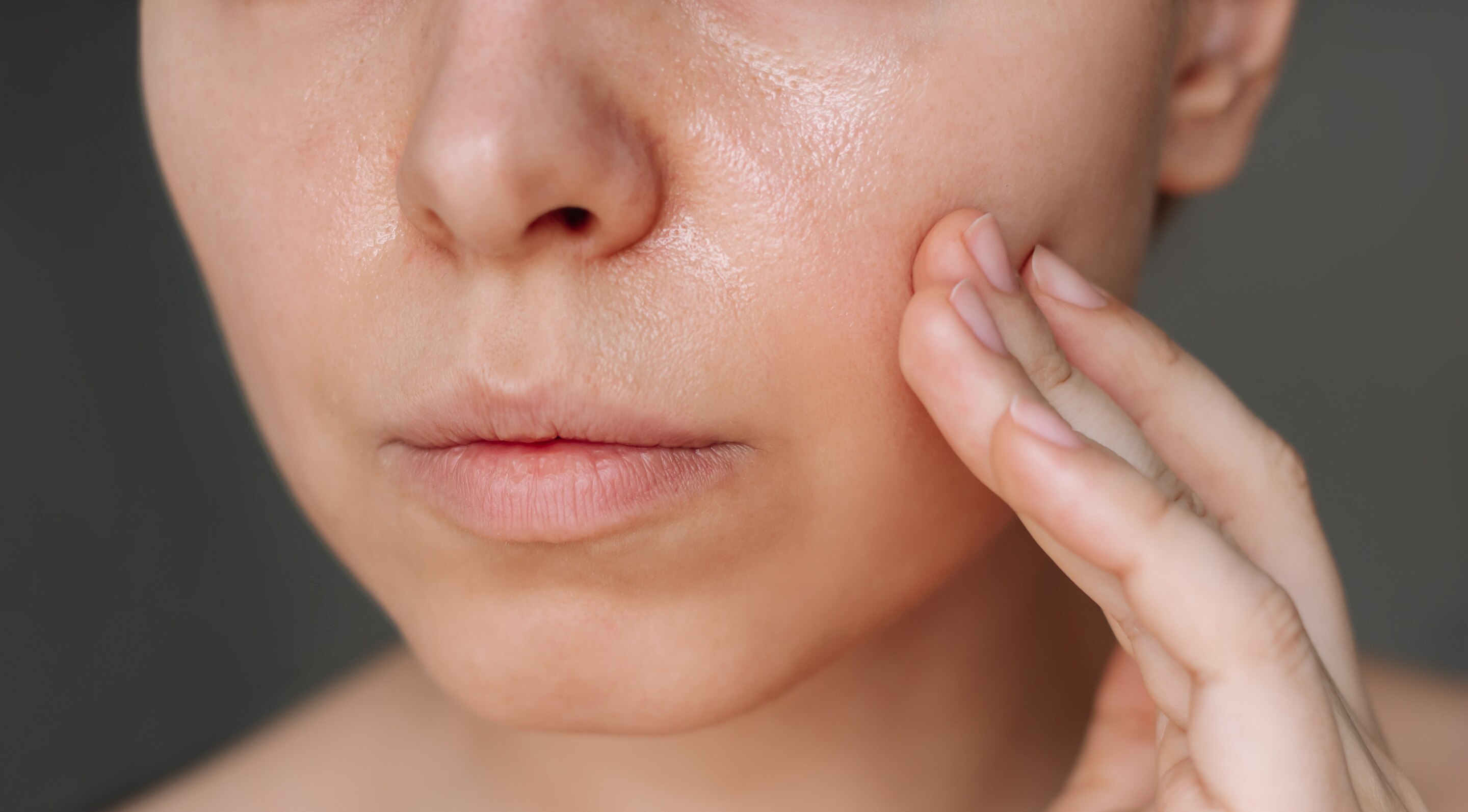 Unclogs Pores and Improves Skin Turnover: