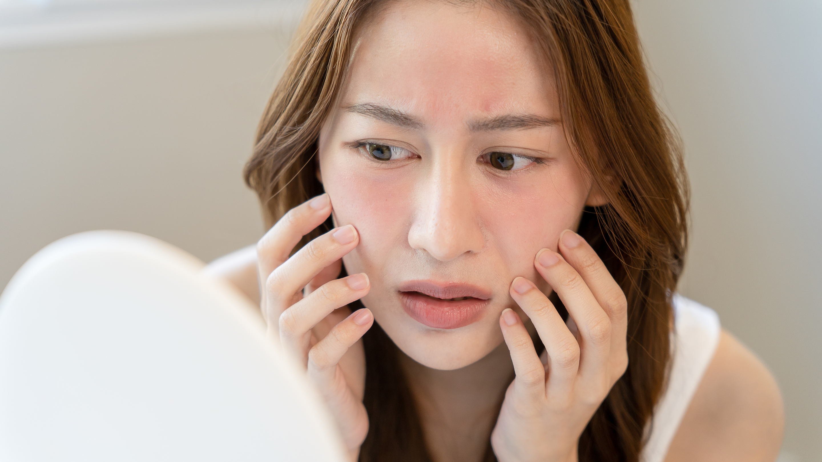 Reduces Redness and Soothes Rosacea:
