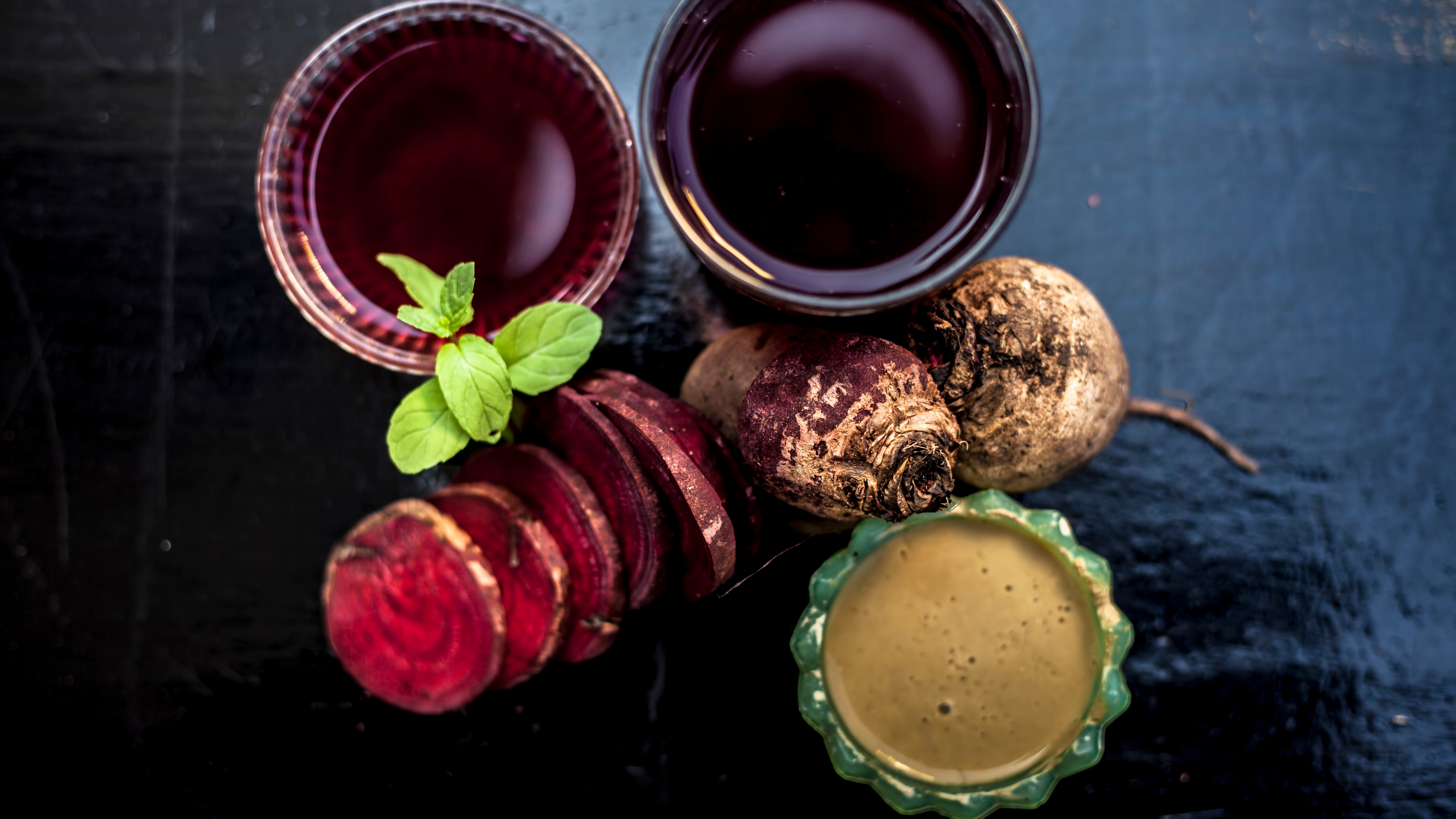 3. Beetroot & Multani Mitti Pack (For Oily Skin)