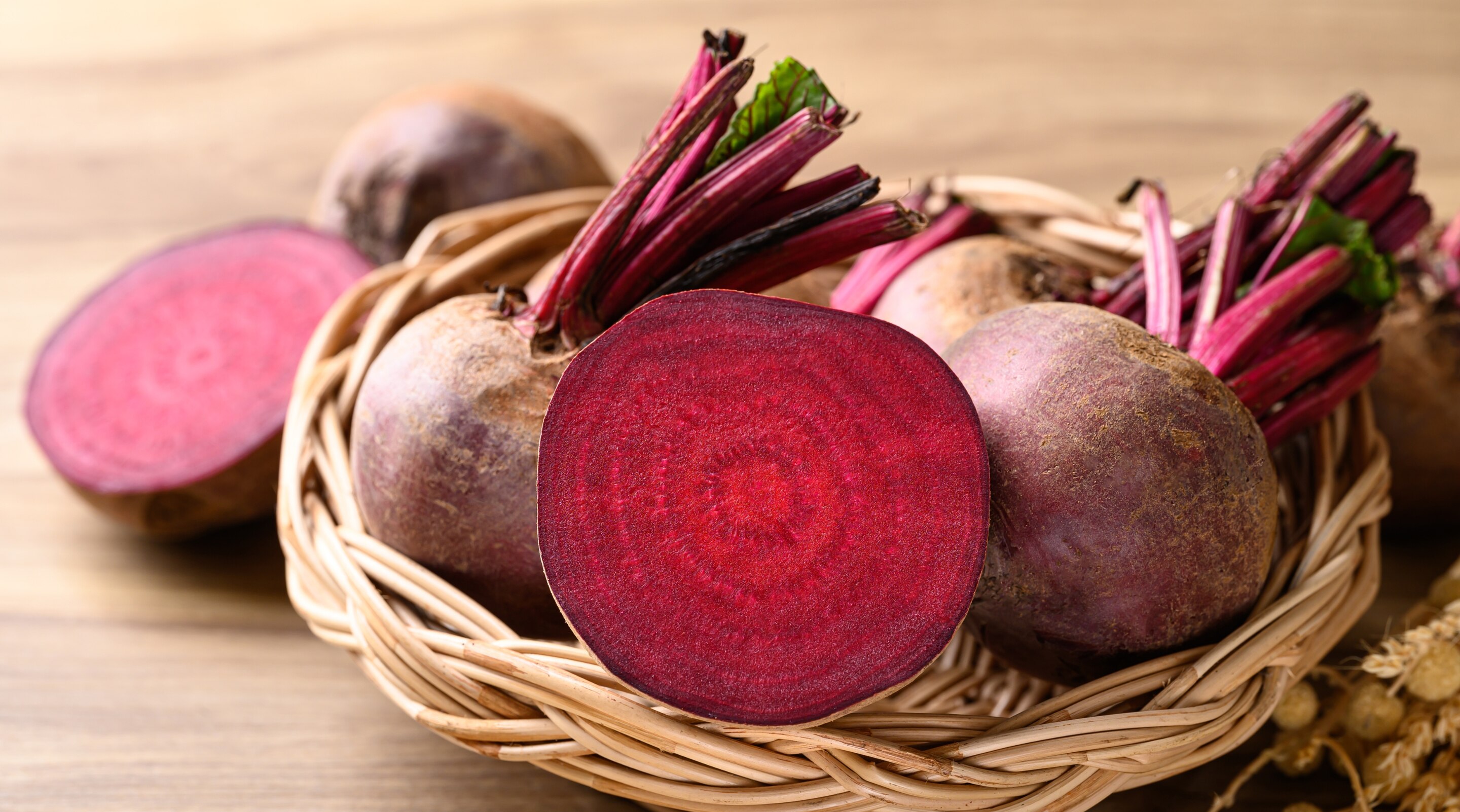 Beetroot Face Pack Benefits and How to Make at Home