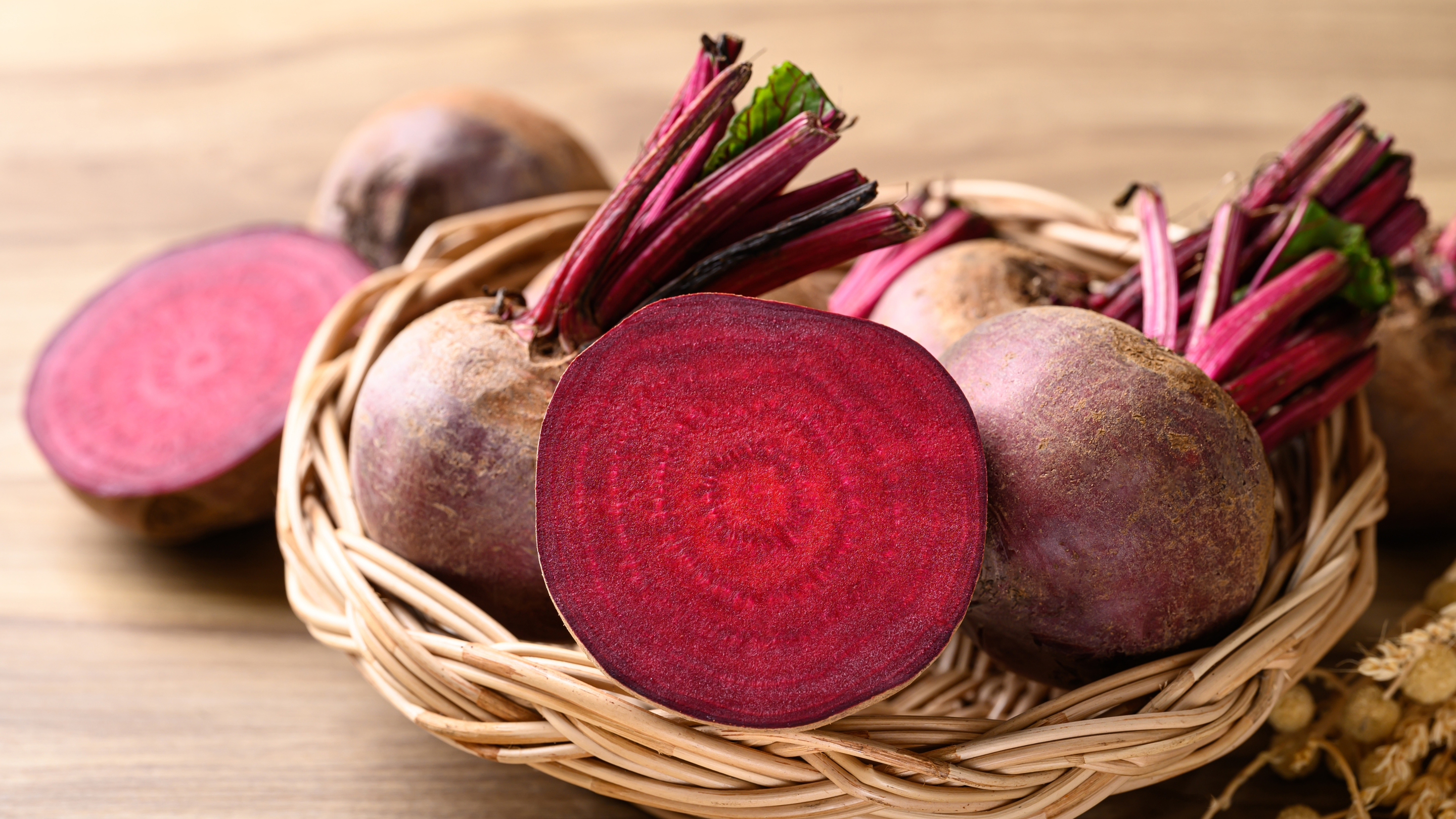 Beetroot Face Pack Benefits and How to Make at Home