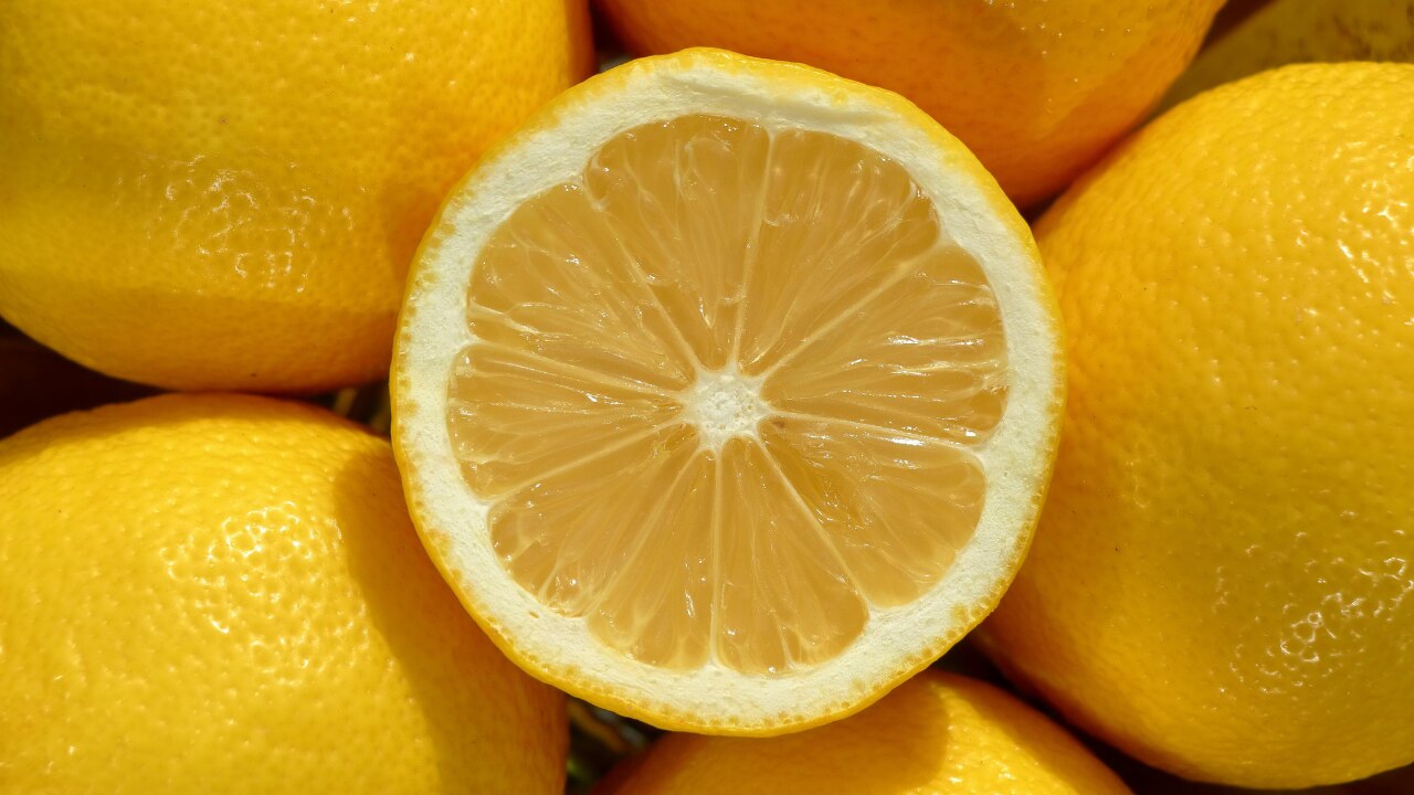 6. Neem & Lemon Face Pack