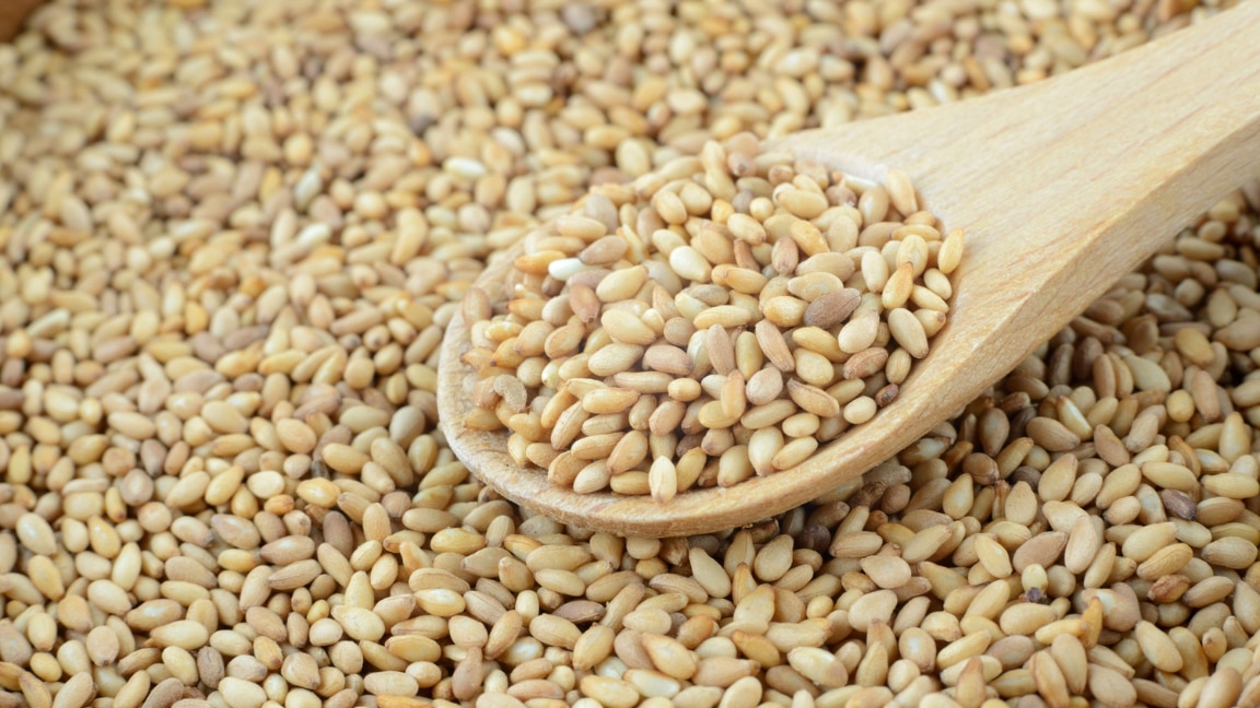Image of Sesame Seeds Benefits: Nutrition, How to Eat, Daily Dosage & Side Effects