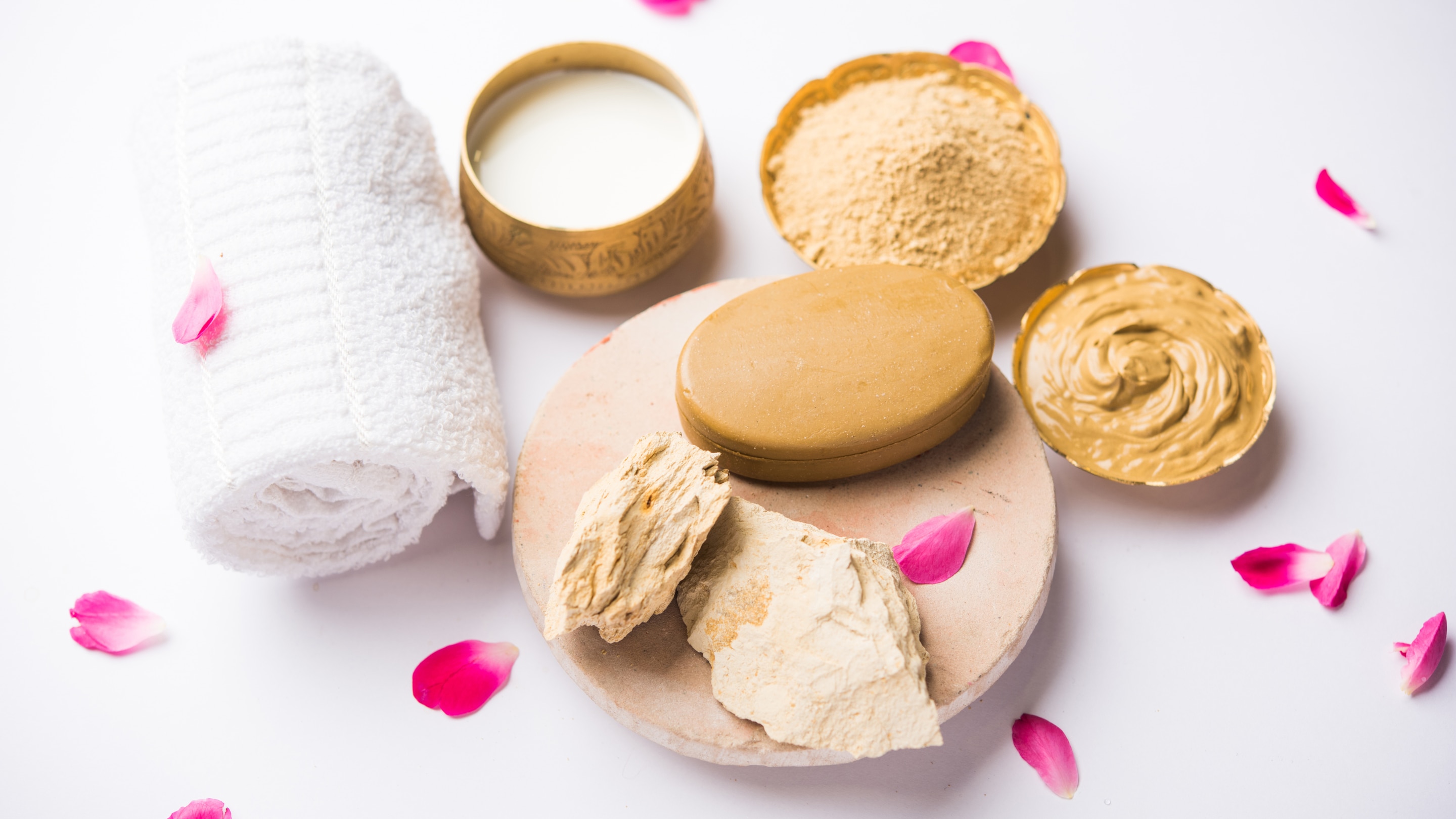 Image of Multani Mitti Benefits: Uses, How to Apply & Smart Daily Usage Tips