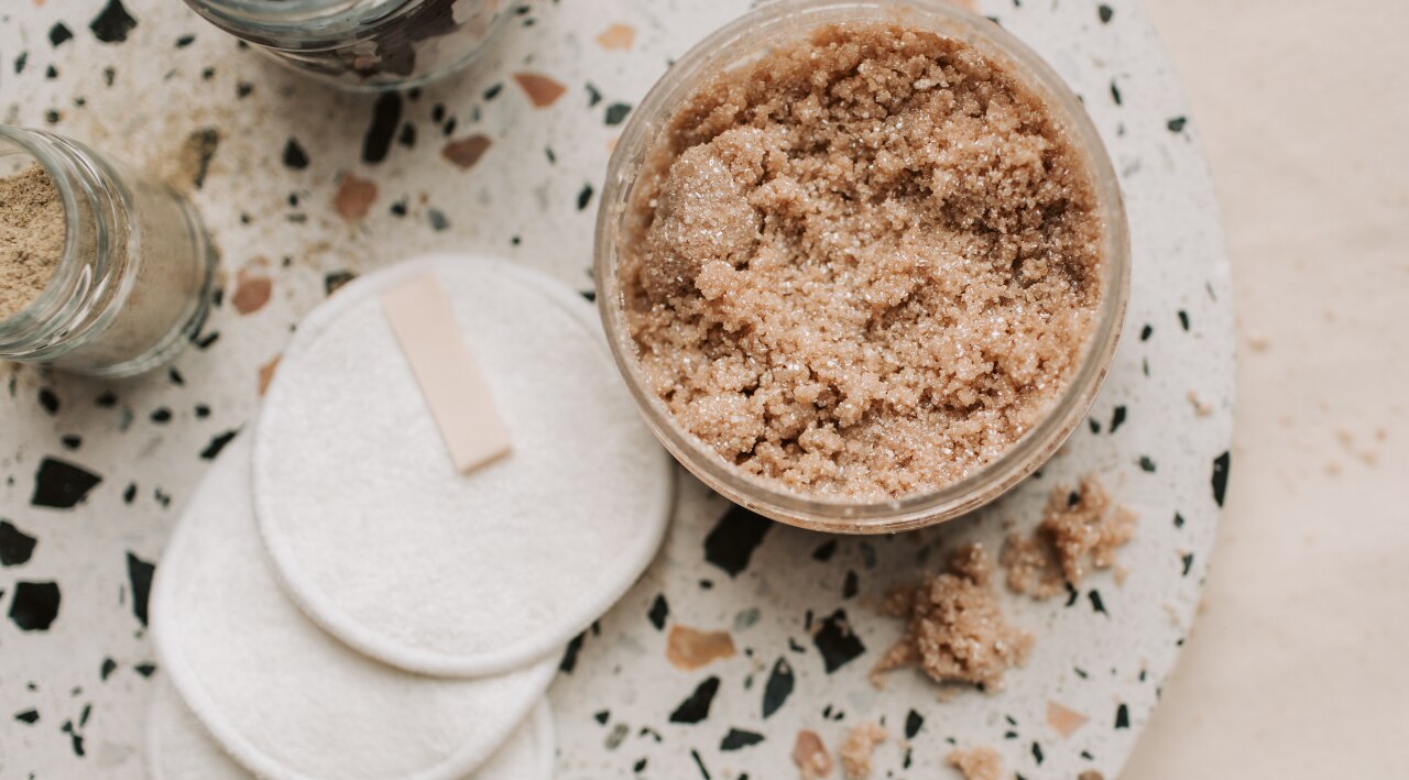 1. Brown Sugar and Olive Oil Scrub