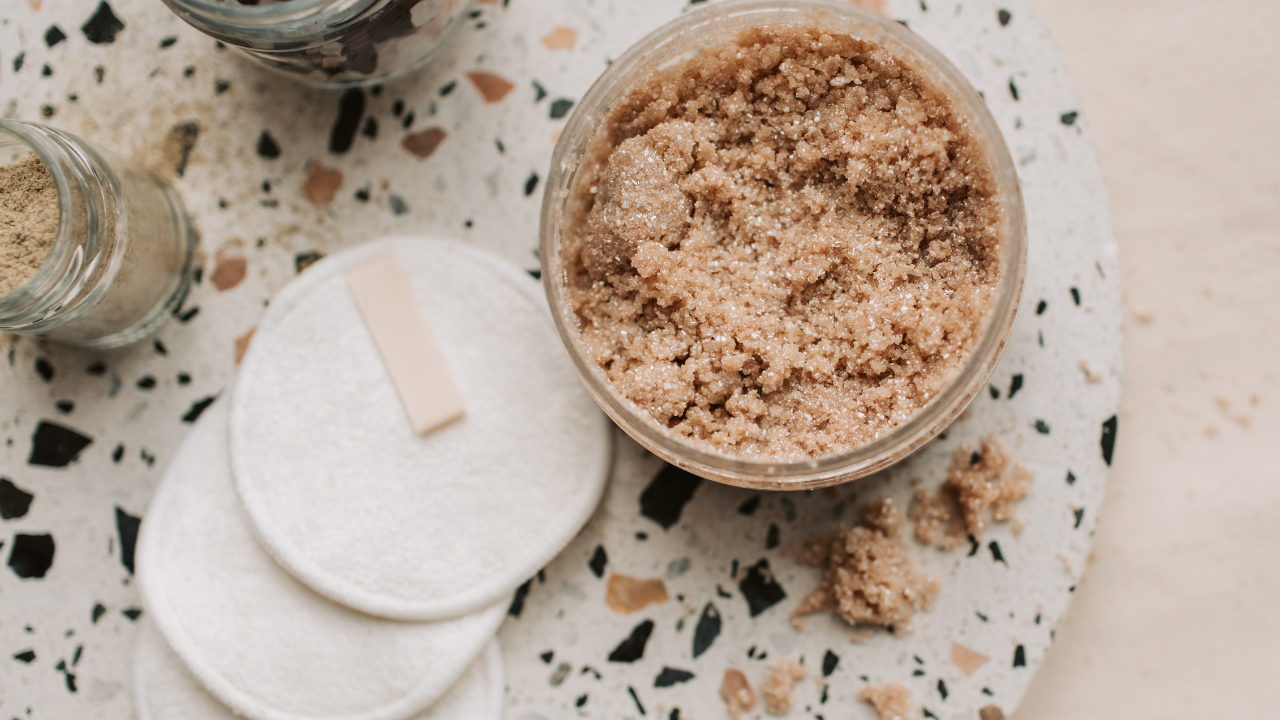 1. Brown Sugar and Olive Oil Scrub